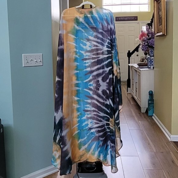 Tie Dye Cover Up with Wrist Band One Size - Picture 6 of 9